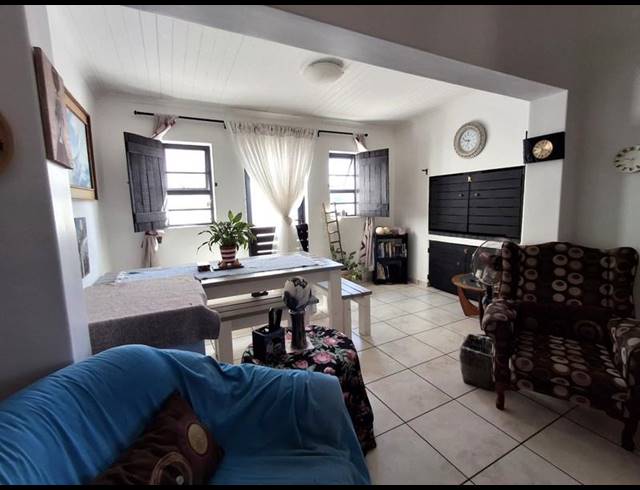 2 BEDROOM HOUSE FOR SALE IN BRITANNIA BAY